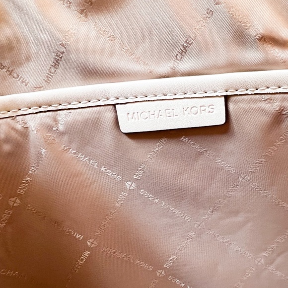 Michael Kors Jet Set Travel Large Laptop Case MK Light Cream Multi - Picture 5 of 7